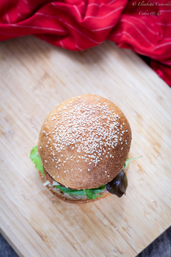 Panini per hamburger (Burger buns) con licoli