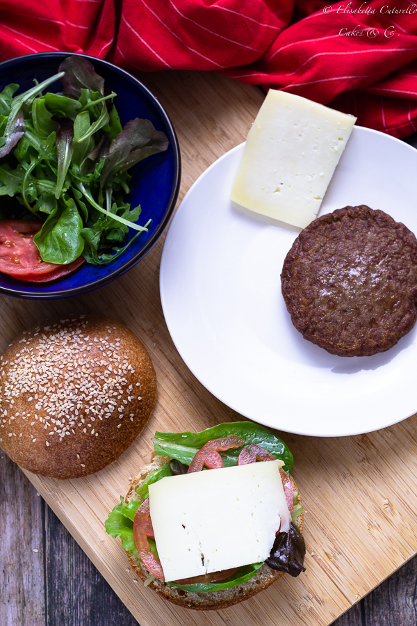 Panini per hamburger (Burger buns) con licoli