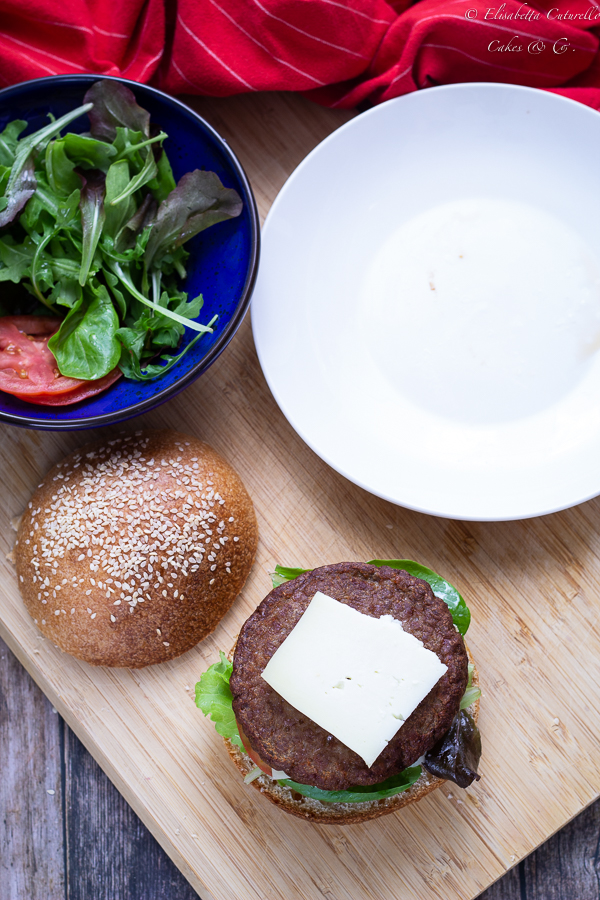 Panini per hamburger (Burger buns) con licoli