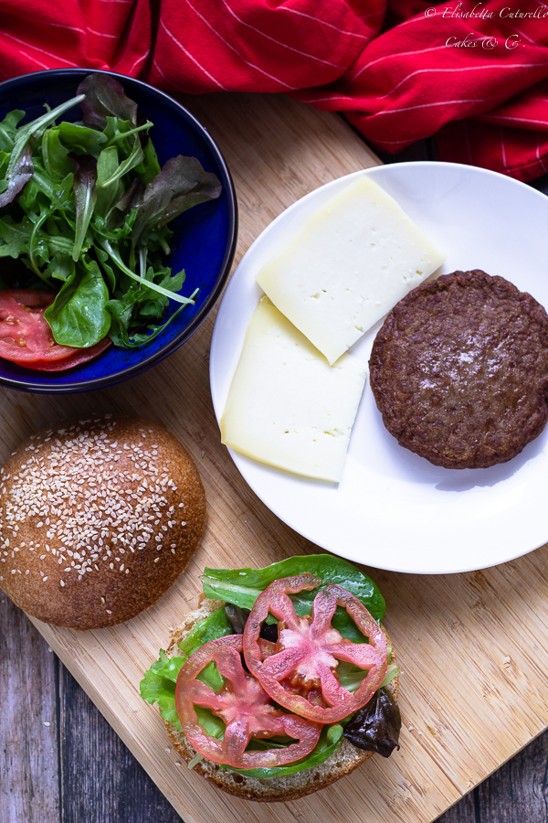 Panini per hamburger (Burger buns) con licoli