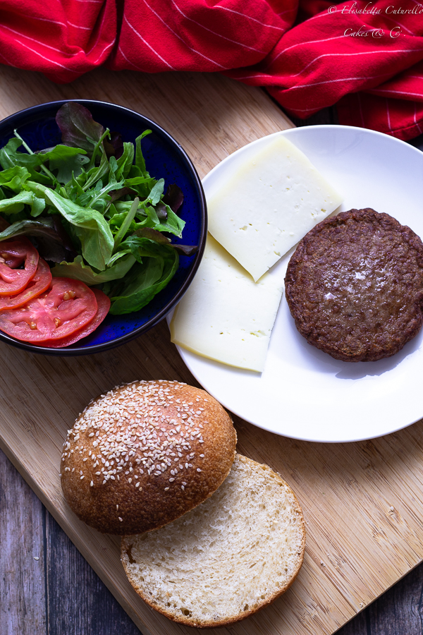 Panini per hamburger (Burger buns) con licoli
