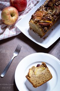 Torta di mele nocciole e avena