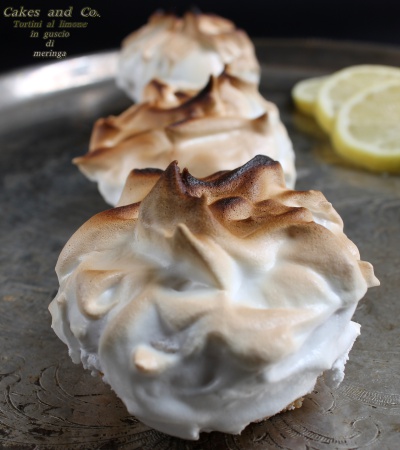 tortini al limone in guscio di meringa