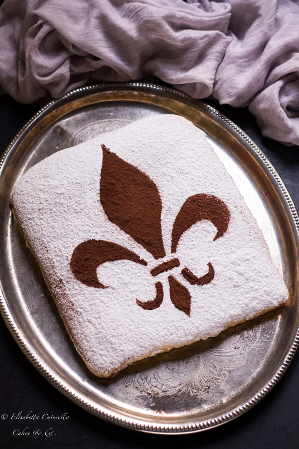 Schiacciata fiorentina con pasta madre un dolce della tradizione del carnevale fiorentino