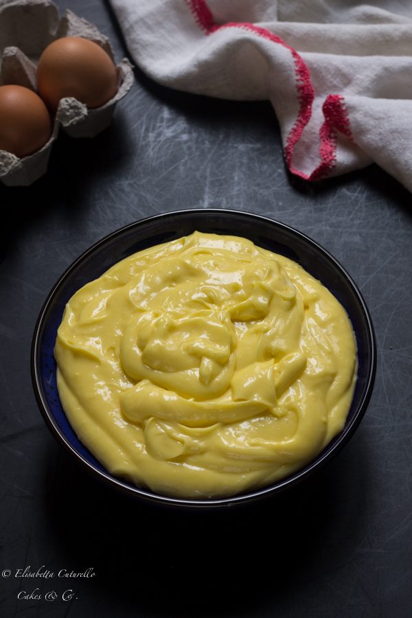 Torta-mimosa-limoncello-crema-diplomatica-crema (1 di 1) La crema diplomatica della Torta mimosa al limoncello con crema diplomatica per la festa delle donne un grande classico della pasticceria italiana