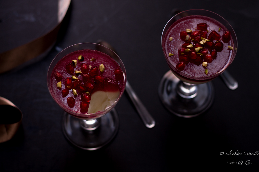 Panna Cotta Alla Melagrana Panna cotta alla melagrana dolce al cucchiaio goloso e originale