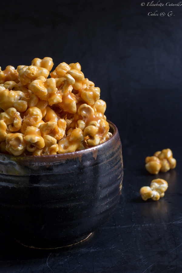 Pop-corn al caramello al burro salato ricetta semplice e golosa