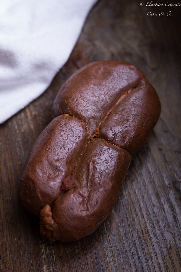 Pane alla n'duja con farina di grano duro Senatore Cappelli un pane semplice ma con un ingrediente speciale: la n'duja, che gli dona un bel colore e una marcia in più.