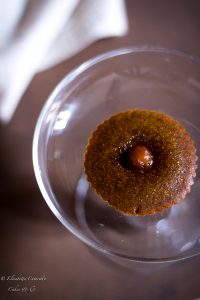 Dolcetti con cuore morbido al caramello salato: piccoli peccati di gola da gustare ancora tiepidi per assaporarne tutto il gusto e coglierne a pieno la golosità.