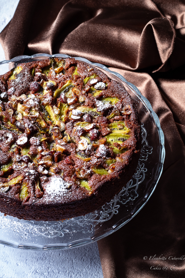 Torta all'acqua kiwi cioccolato e nocciole