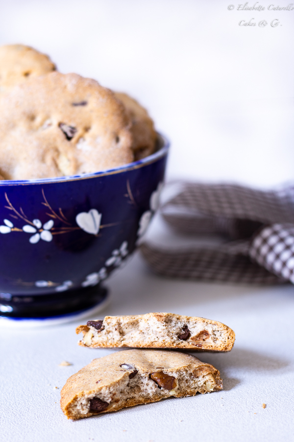 biscotti al grano saraceno con noci e gocce di cioccolato