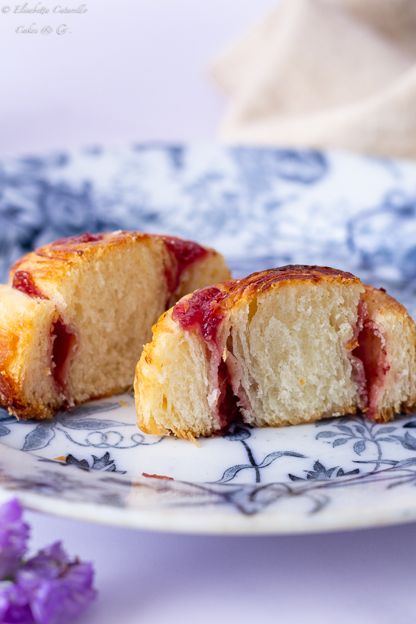 Chiocciole sfogliate alla confettura di mirtilli rossi