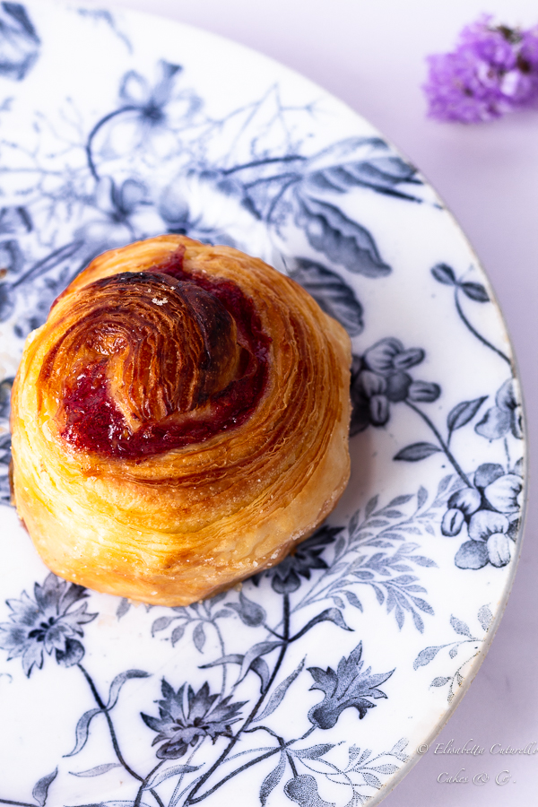 Chiocciole sfogliate alla confettura di mirtilli rossi