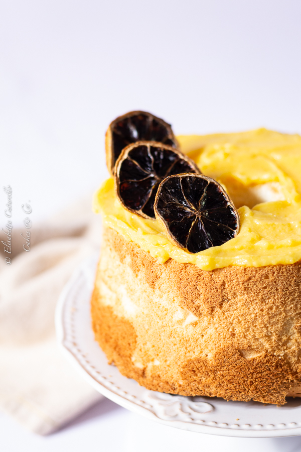 Angel food cake al limone con frosting al lemon curd
