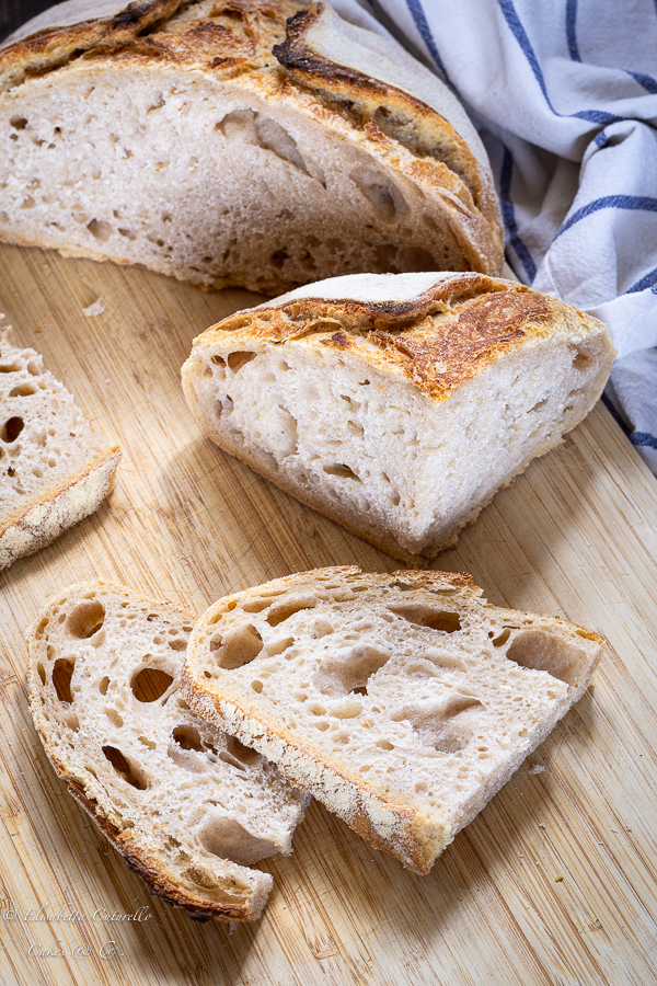 Pane senza impasto cotto in pentola