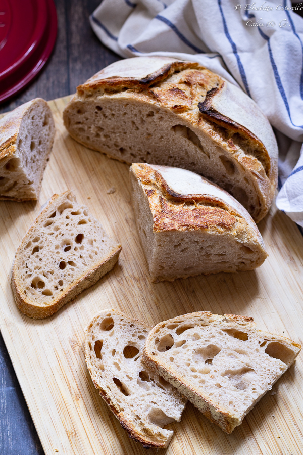 Pane senza impasto cotto in pentola