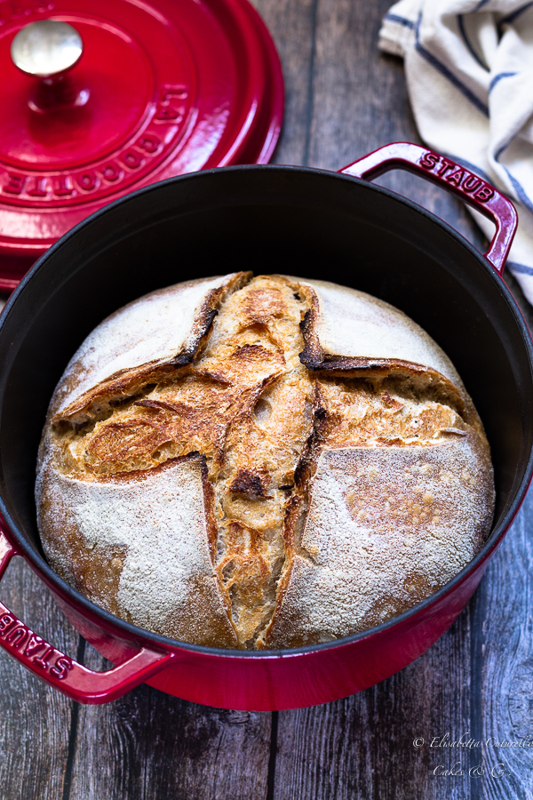Pane senza impasto cotto in pentola