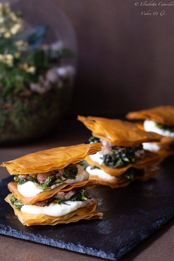 Pagode di pasta fillo agli agretti salsiccia e stracchino