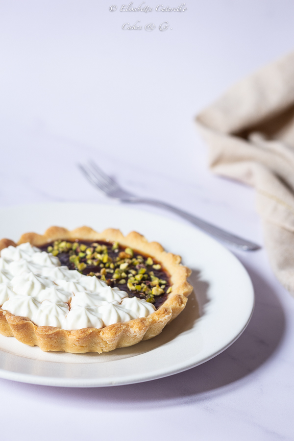 Crostatine composta di fragole e crema allo yogurt greco