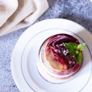 Panna cotta con salsa alle ciliegie