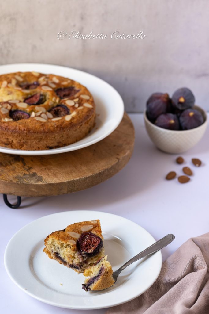 Torta cinque minuti ai fichi e mandorle