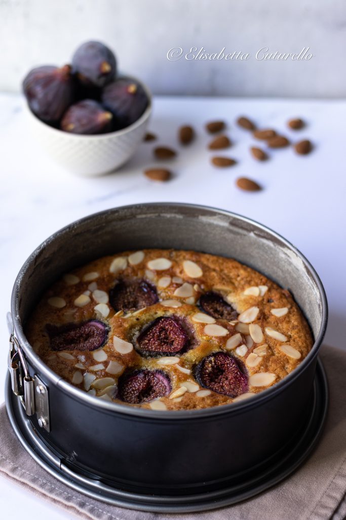Torta cinque minuti ai fichi e mandorle