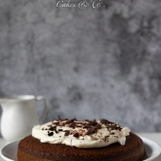 Torta all'Earl Grey e cioccolato con frosting al Philadelphia