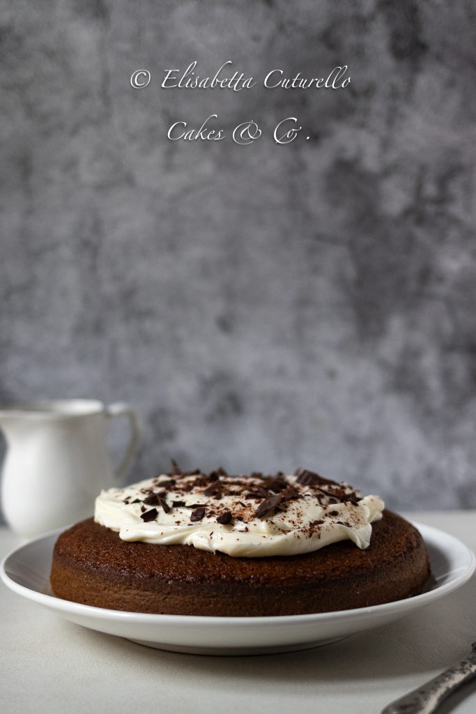 Torta all'Earl Grey e cioccolato con frosting al Philadelphia